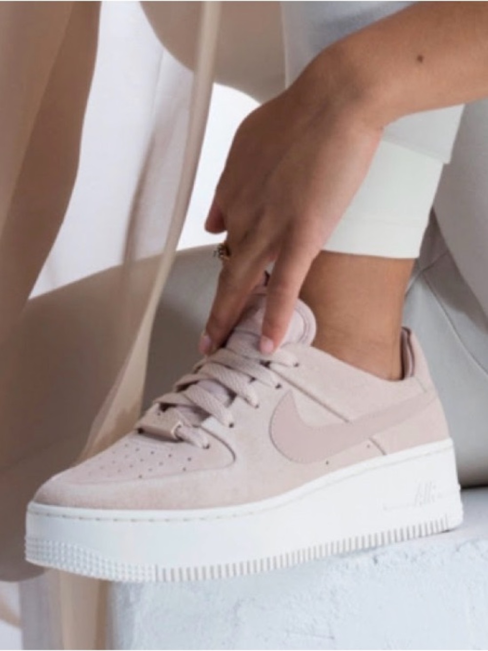 Nike Air Force 1 Sage sneakers